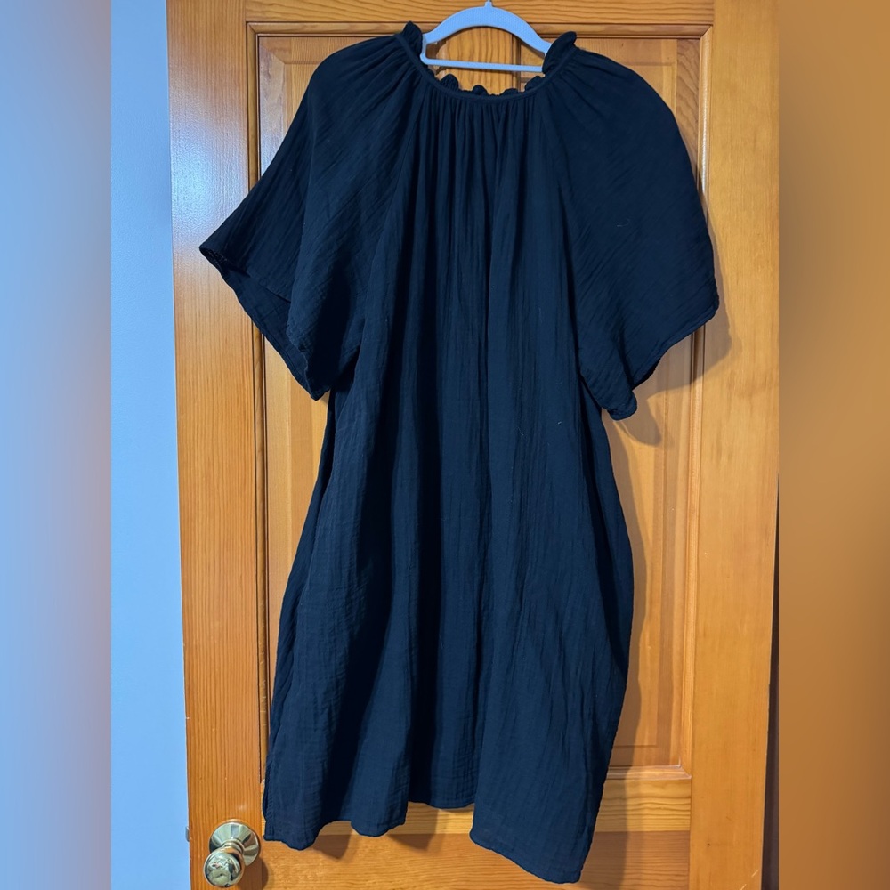 Old Navy Black Dress with V-Neck and Pockets! Size XL - Picture 2 of 4